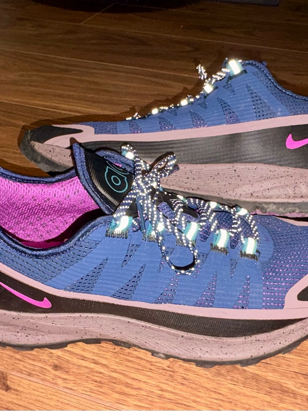 Rare men NIKE ACG, DarkPurple and  with light purple Accents, Trail runners!